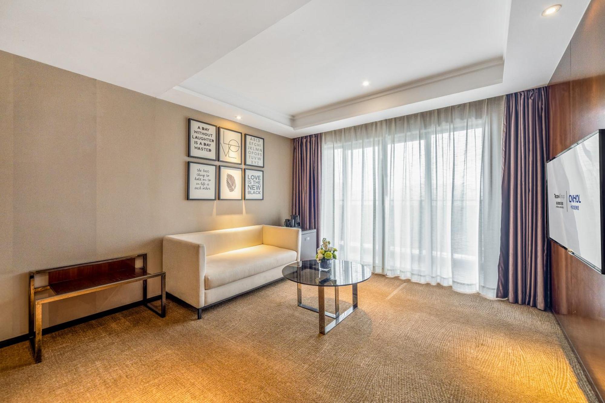 Zhonghao International Hotel Шънджън Екстериор снимка