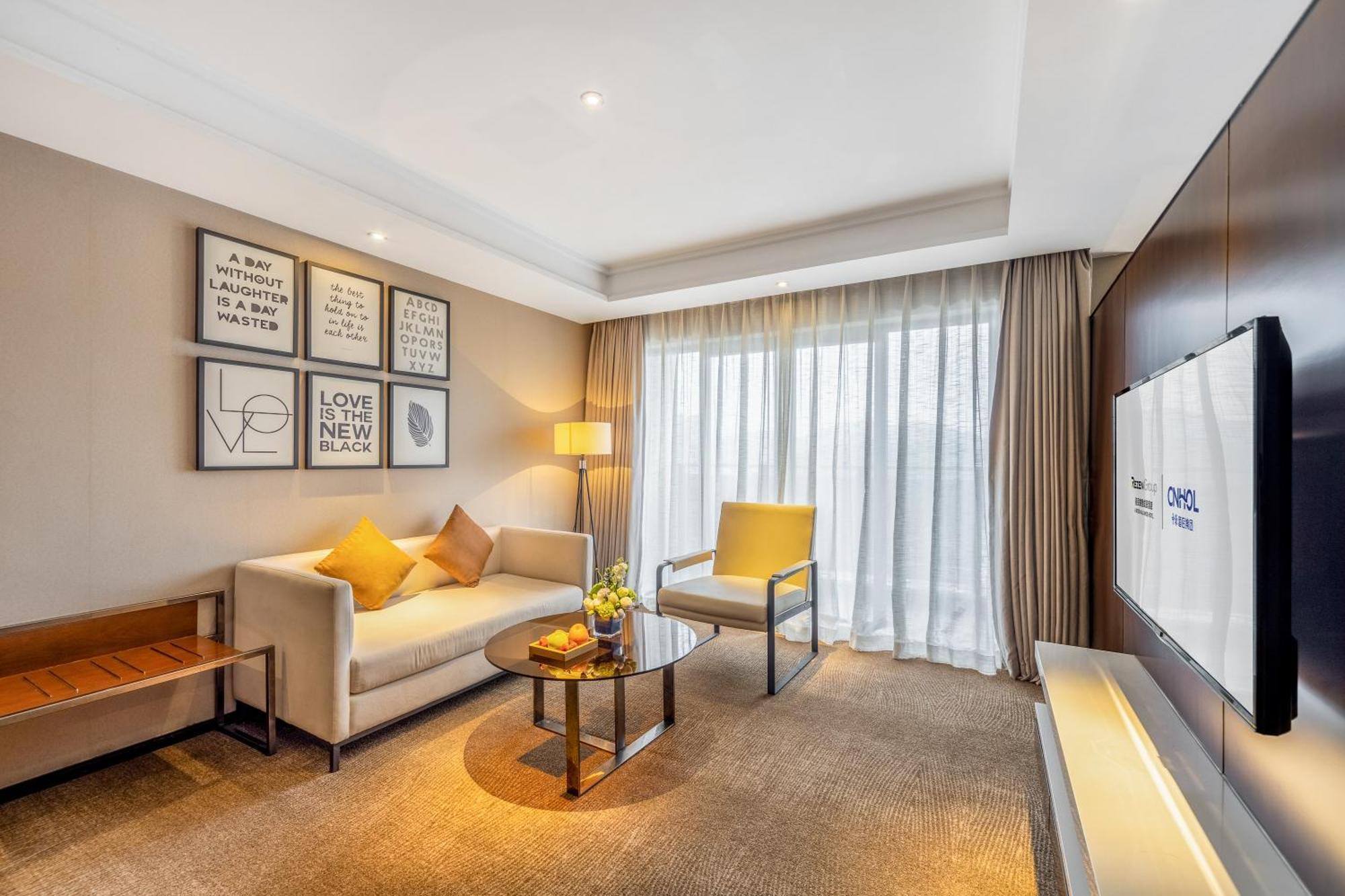 Zhonghao International Hotel Шънджън Екстериор снимка
