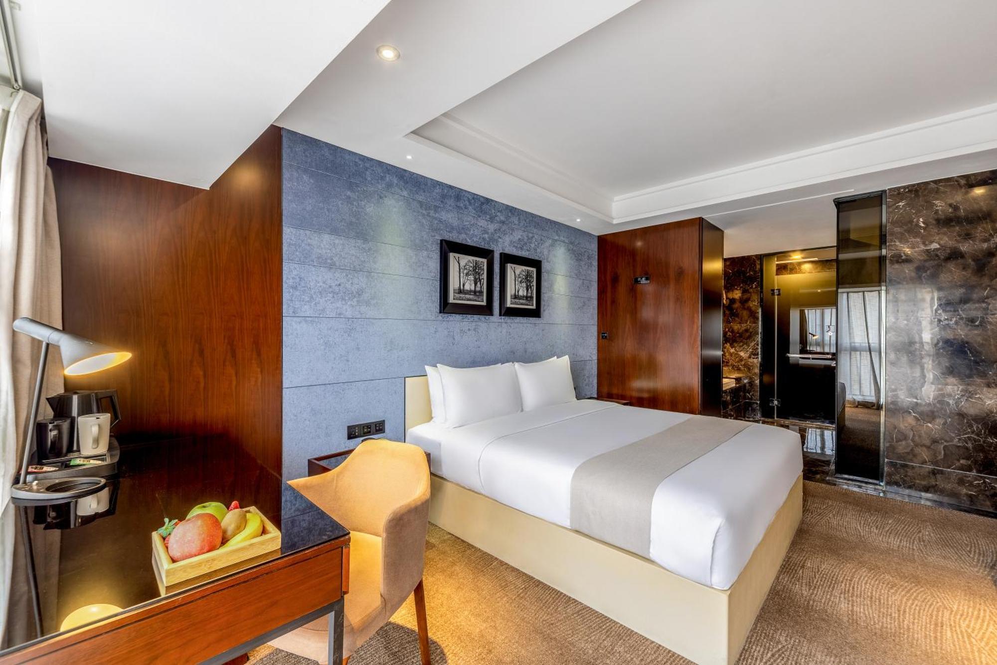 Zhonghao International Hotel Шънджън Екстериор снимка