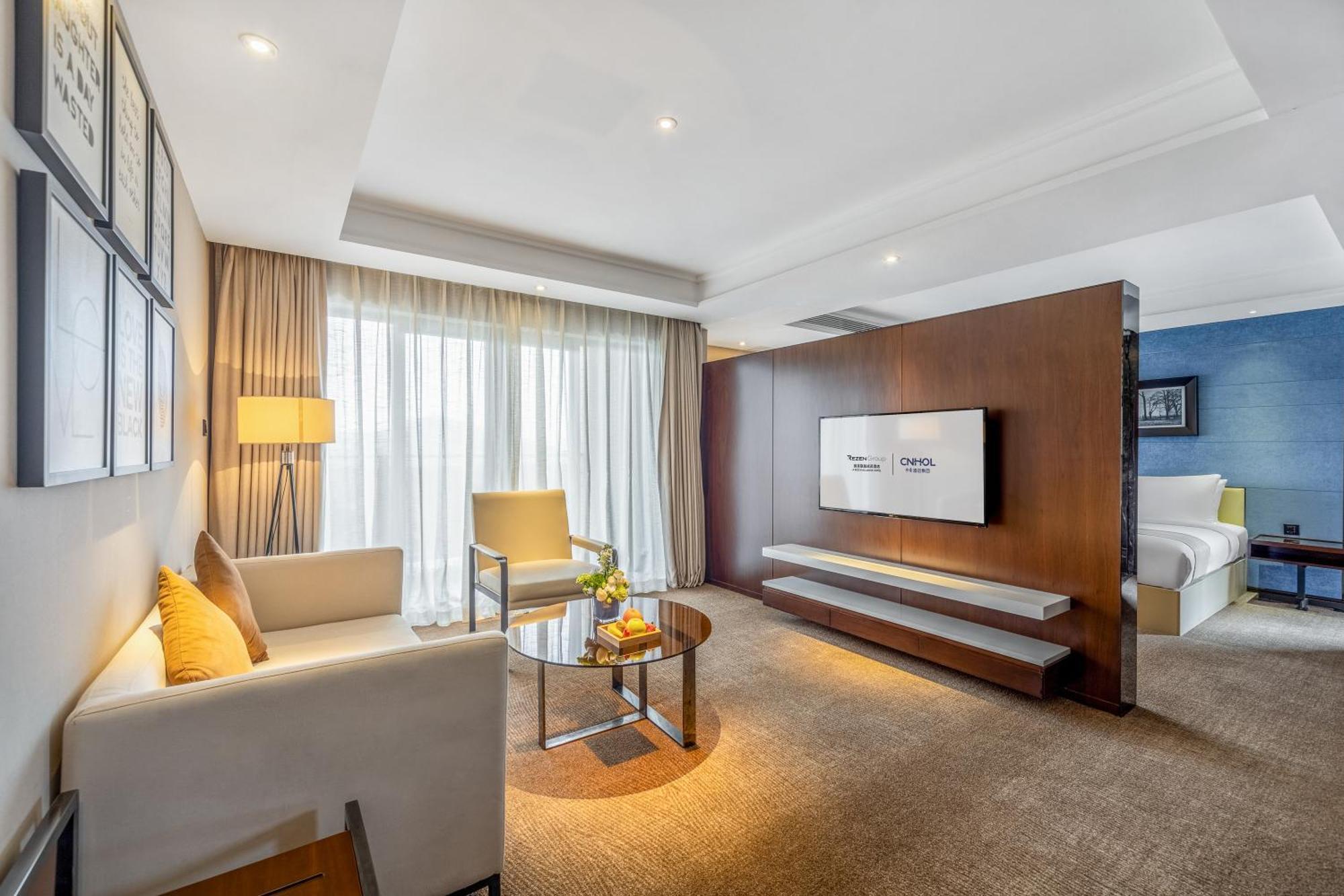Zhonghao International Hotel Шънджън Екстериор снимка