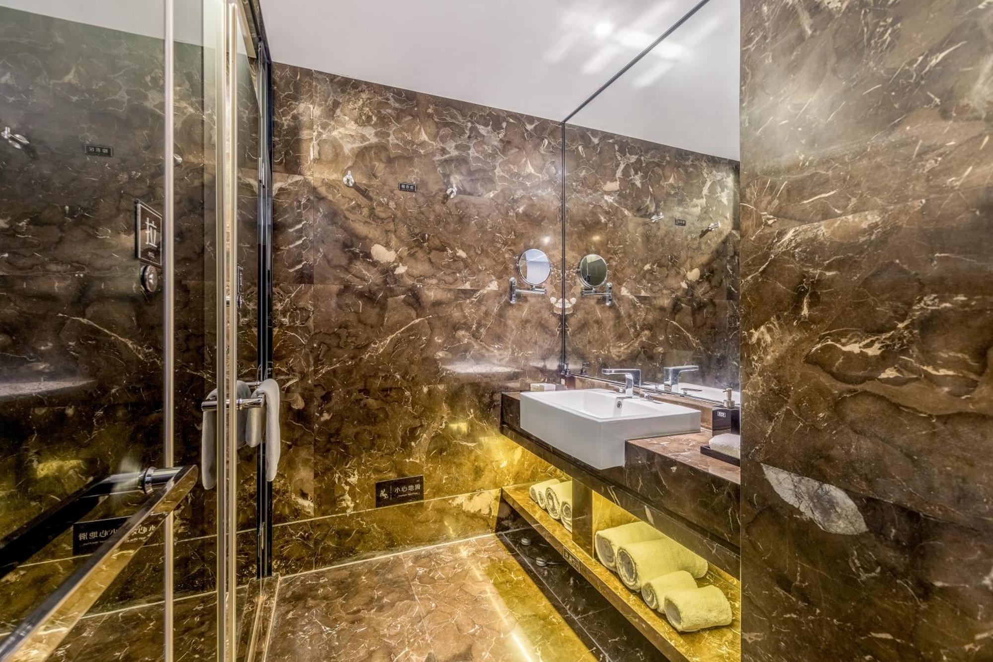 Zhonghao International Hotel Шънджън Екстериор снимка