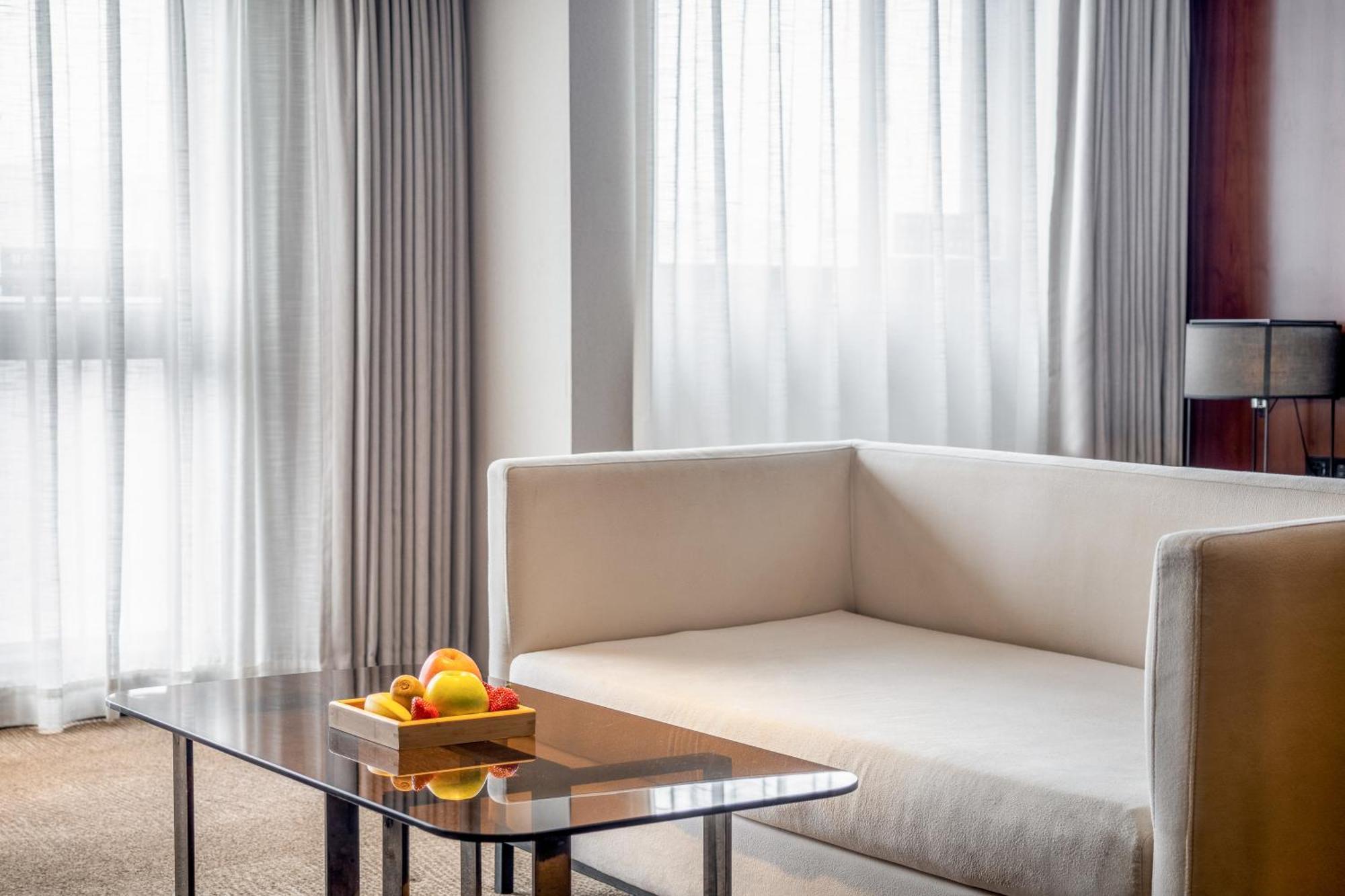 Zhonghao International Hotel Шънджън Екстериор снимка
